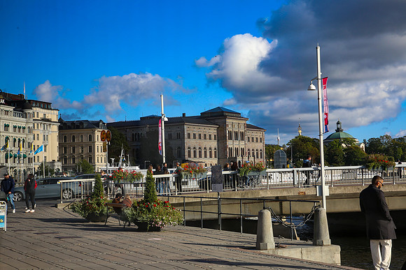 MV1_0570