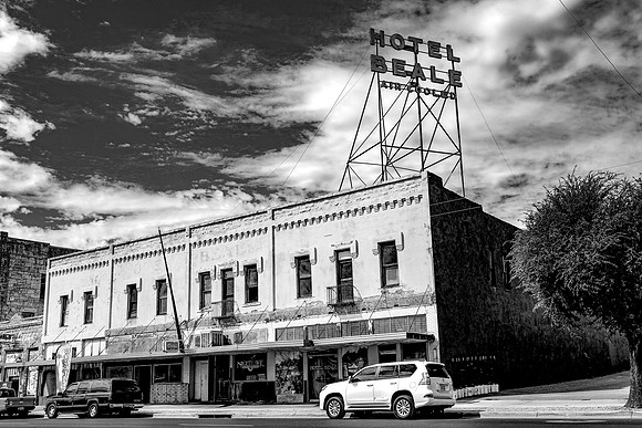 MV2_0347BW