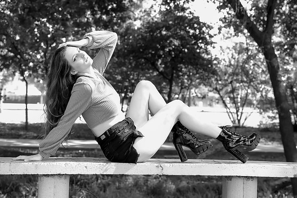 MV2_0323BW